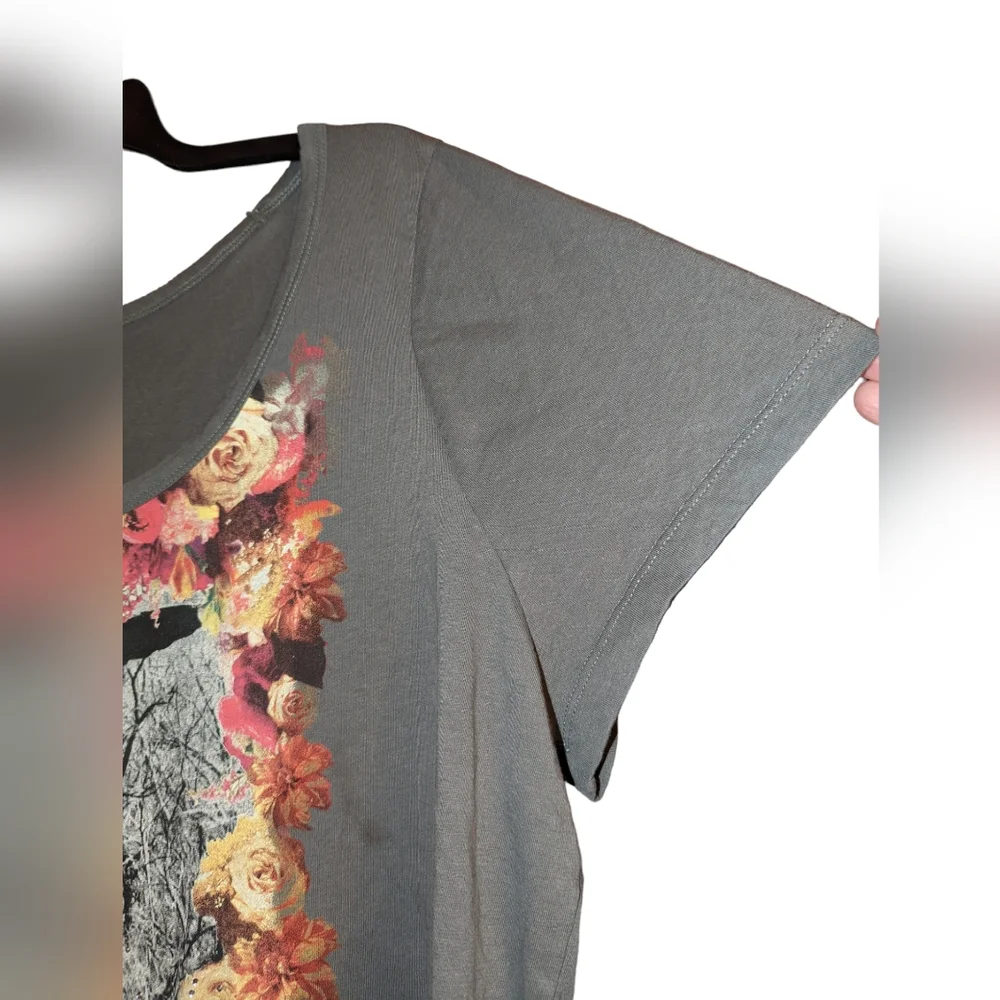 Torrid 3X Gothic Cemetery Angel Grey T-Shirt - Picture 2 of 6